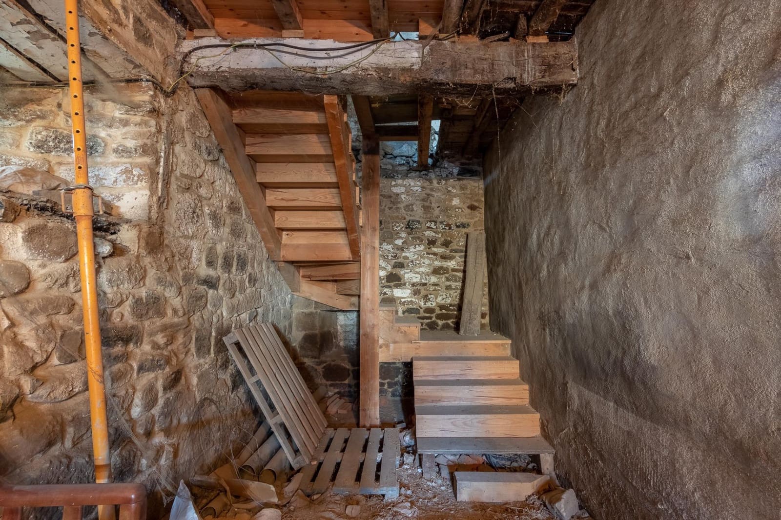 Byhus til salg i Arcentales - € 134.000 (Ref: 9119373)