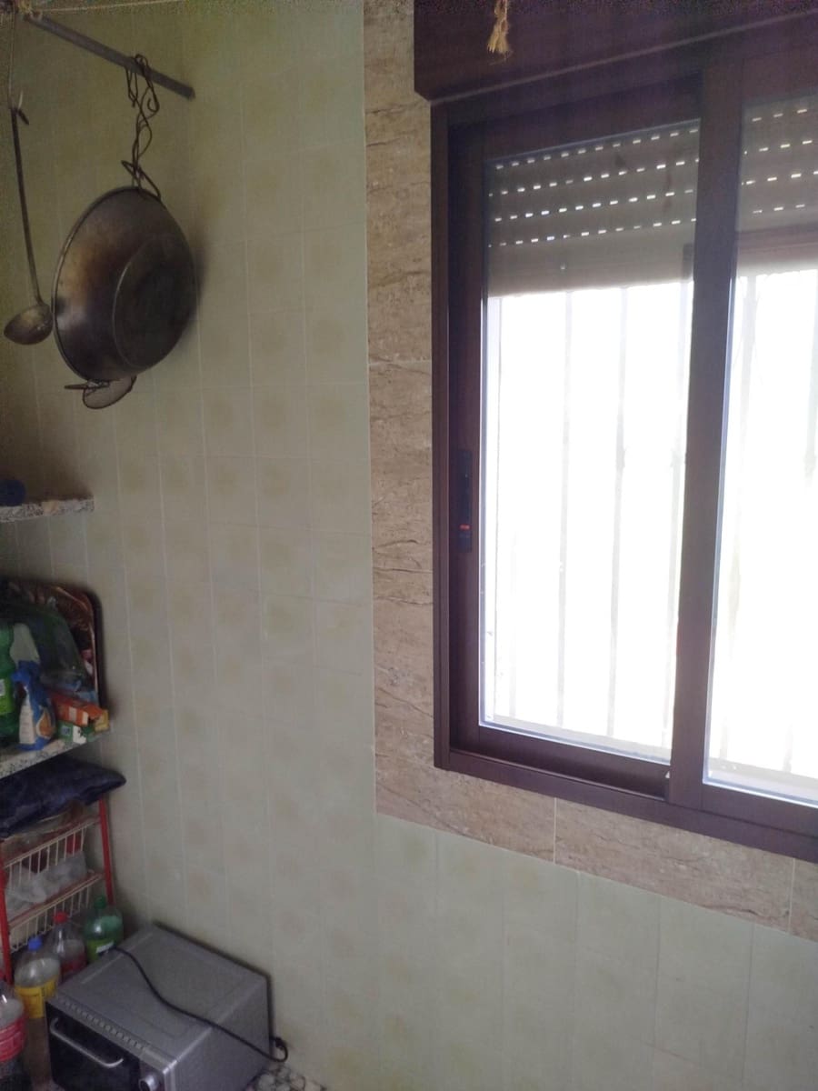 8 soveværelse Finca/Landehus til salg i Jaen by med swimmingpool garage - € 325.000 (Ref: 9119378)