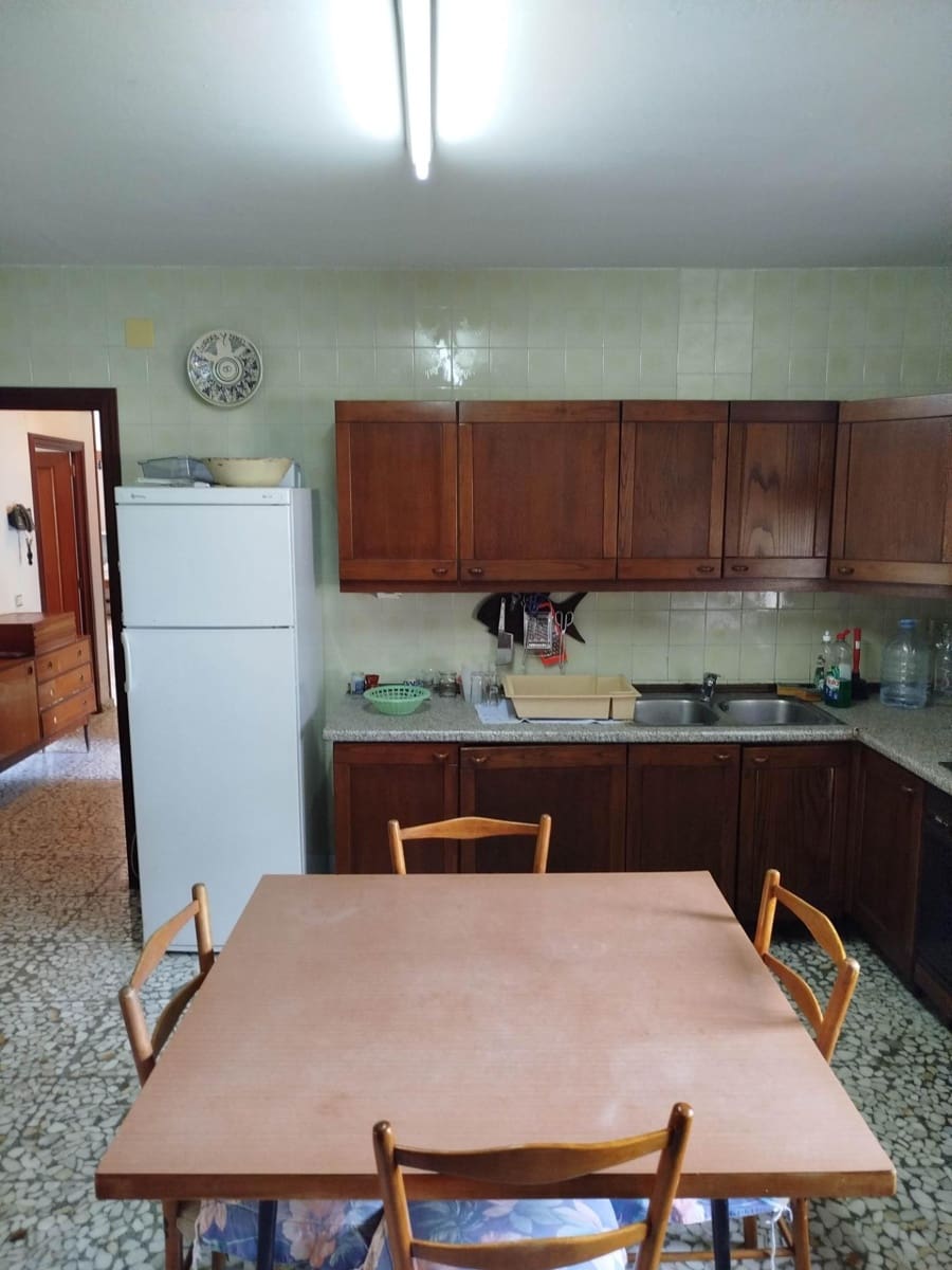 8 soveværelse Finca/Landehus til salg i Jaen by med swimmingpool garage - € 325.000 (Ref: 9119378)