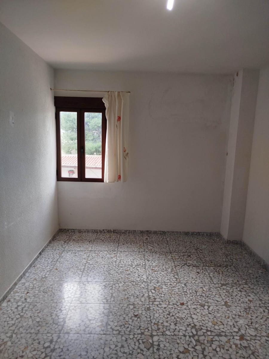 8 soveværelse Finca/Landehus til salg i Jaen by med swimmingpool garage - € 325.000 (Ref: 9119378)