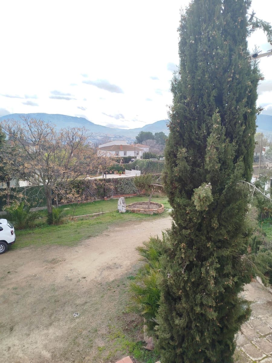 8 soveværelse Finca/Landehus til salg i Jaen by med swimmingpool garage - € 325.000 (Ref: 9119378)