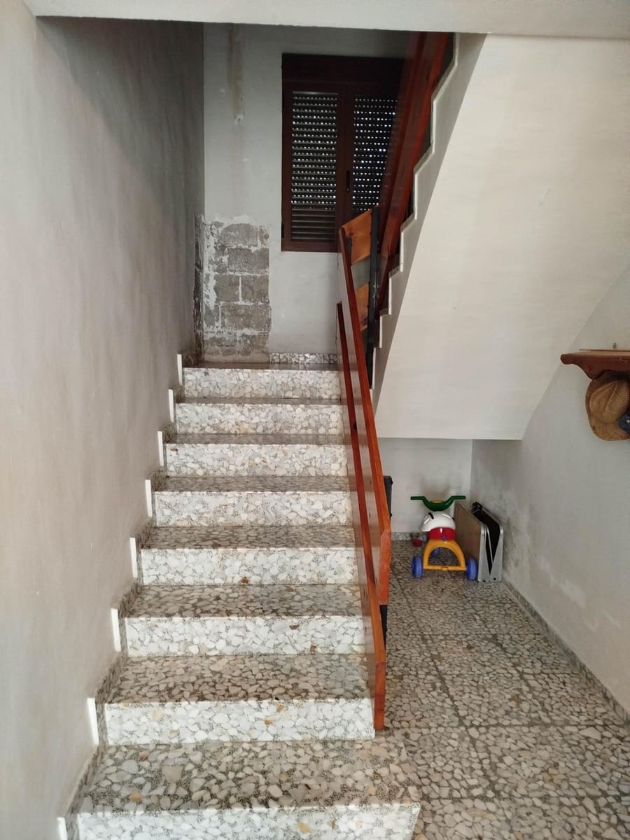 8 soveværelse Finca/Landehus til salg i Jaen by med swimmingpool garage - € 325.000 (Ref: 9119378)