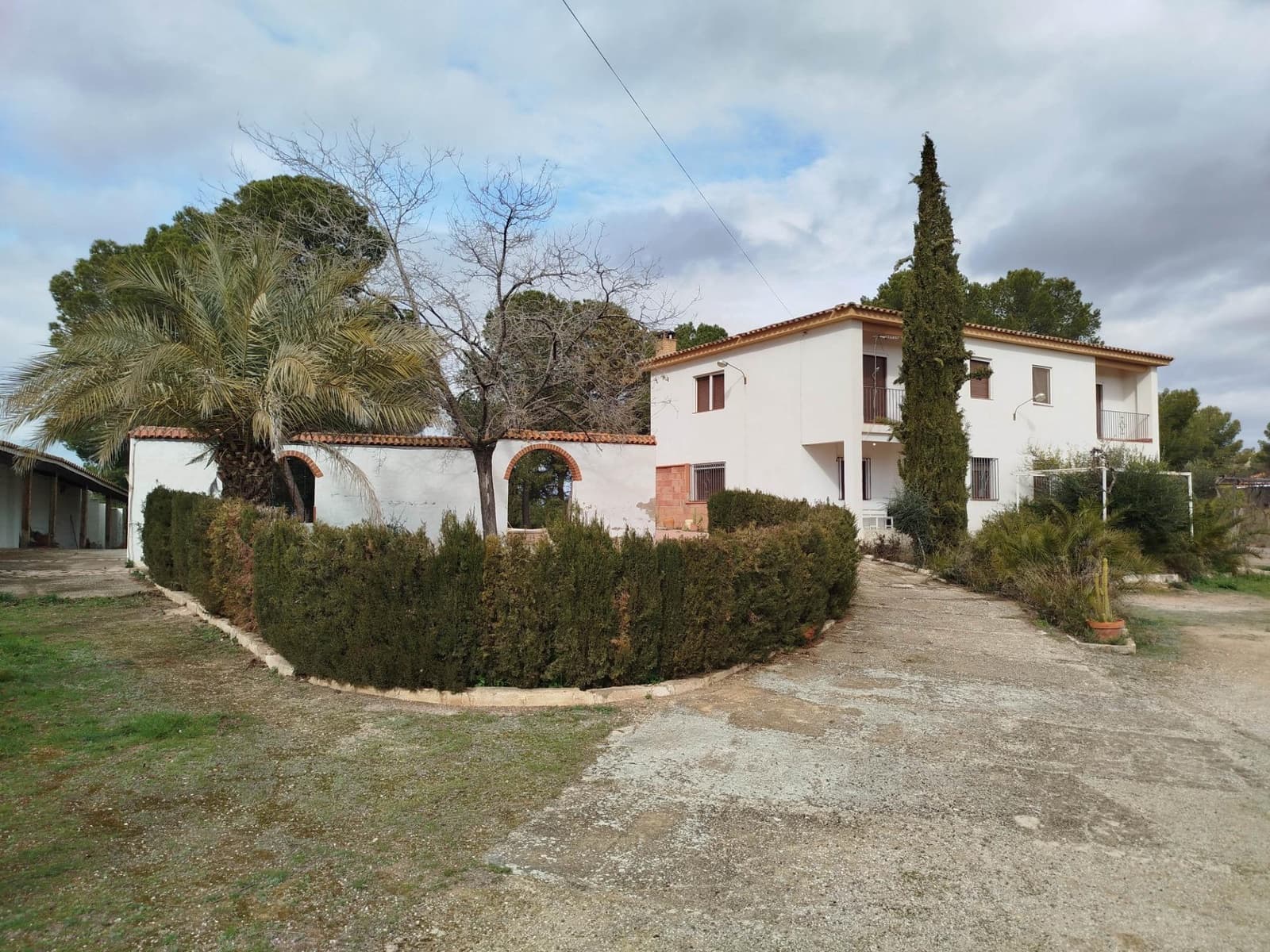 8 soveværelse Finca/Landehus til salg i Jaen by med swimmingpool garage - € 325.000 (Ref: 9119378)