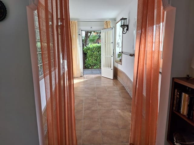 Piso de 4 habitaciones en Salobreña en venta con piscina garaje - 245.000 € (Ref: 9119380)