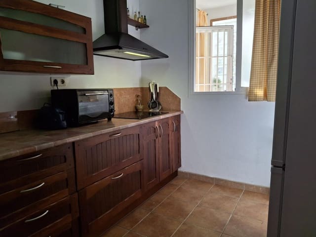 Piso de 4 habitaciones en Salobreña en venta con piscina garaje - 245.000 € (Ref: 9119380)