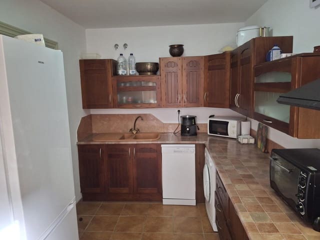 Piso de 4 habitaciones en Salobreña en venta con piscina garaje - 245.000 € (Ref: 9119380)