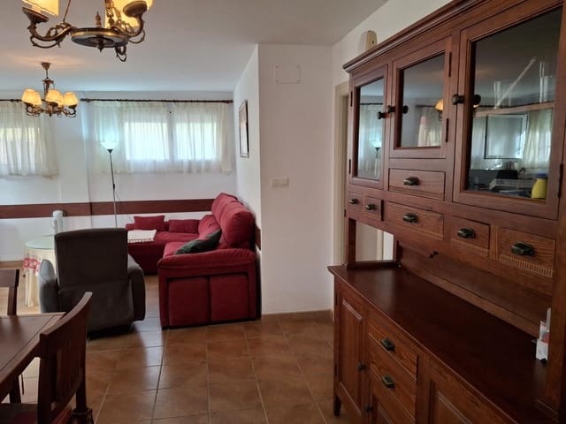 Piso de 4 habitaciones en Salobreña en venta con piscina garaje - 245.000 € (Ref: 9119380)