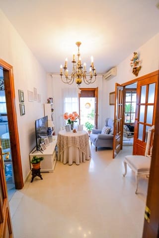 5 makuuhuone Rivitalo myytävänä paikassa Montilla - 375 000 € (Ref: 9119388)