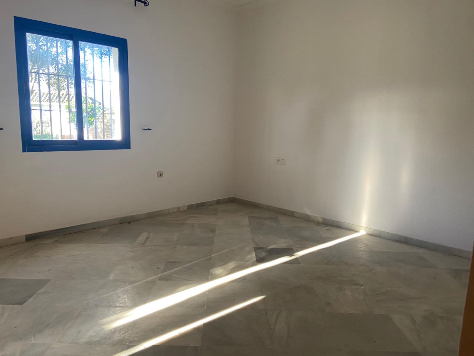 8 bedroom Villa for sale in El Puerto de Santa Maria - € 600,000 (Ref: 9119389)