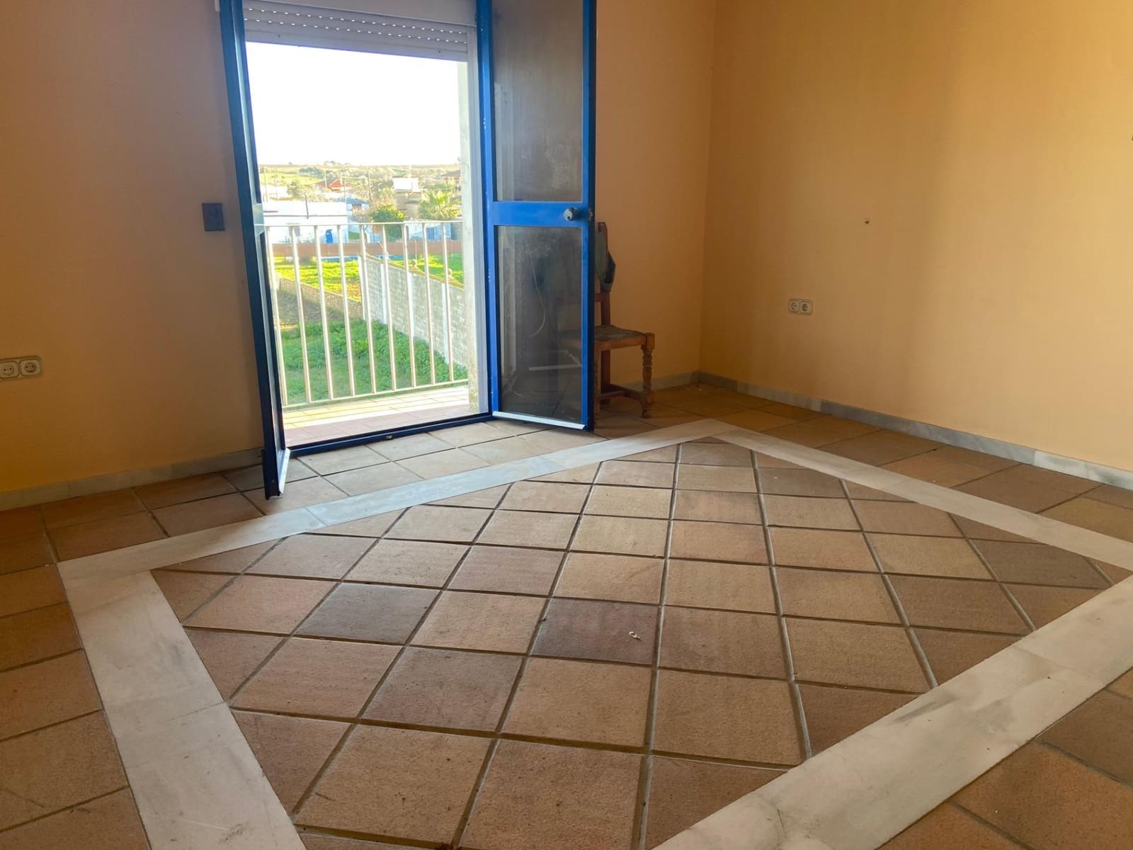 8 bedroom Villa for sale in El Puerto de Santa Maria - € 600,000 (Ref: 9119389)