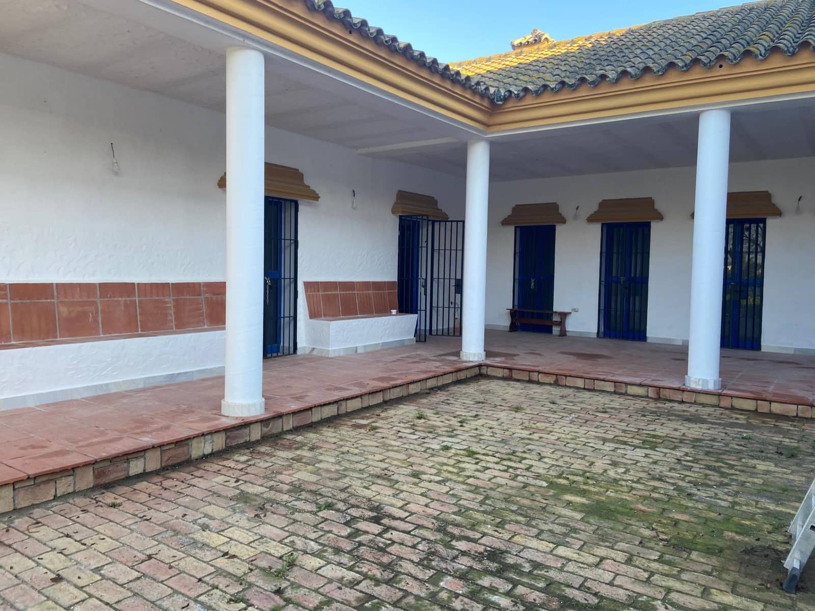 8 bedroom Villa for sale in El Puerto de Santa Maria - € 600,000 (Ref: 9119389)