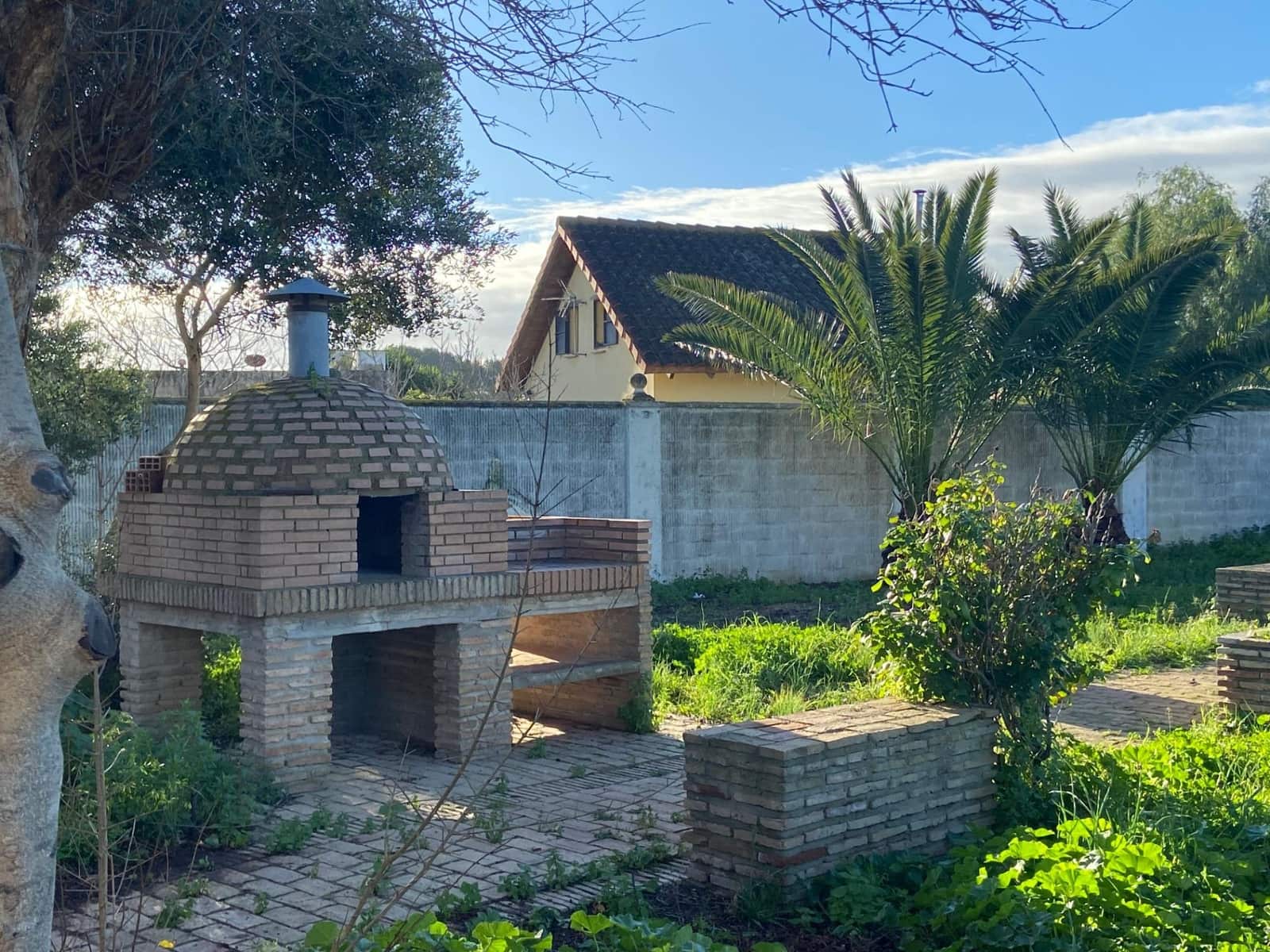 8 bedroom Villa for sale in El Puerto de Santa Maria - € 600,000 (Ref: 9119389)