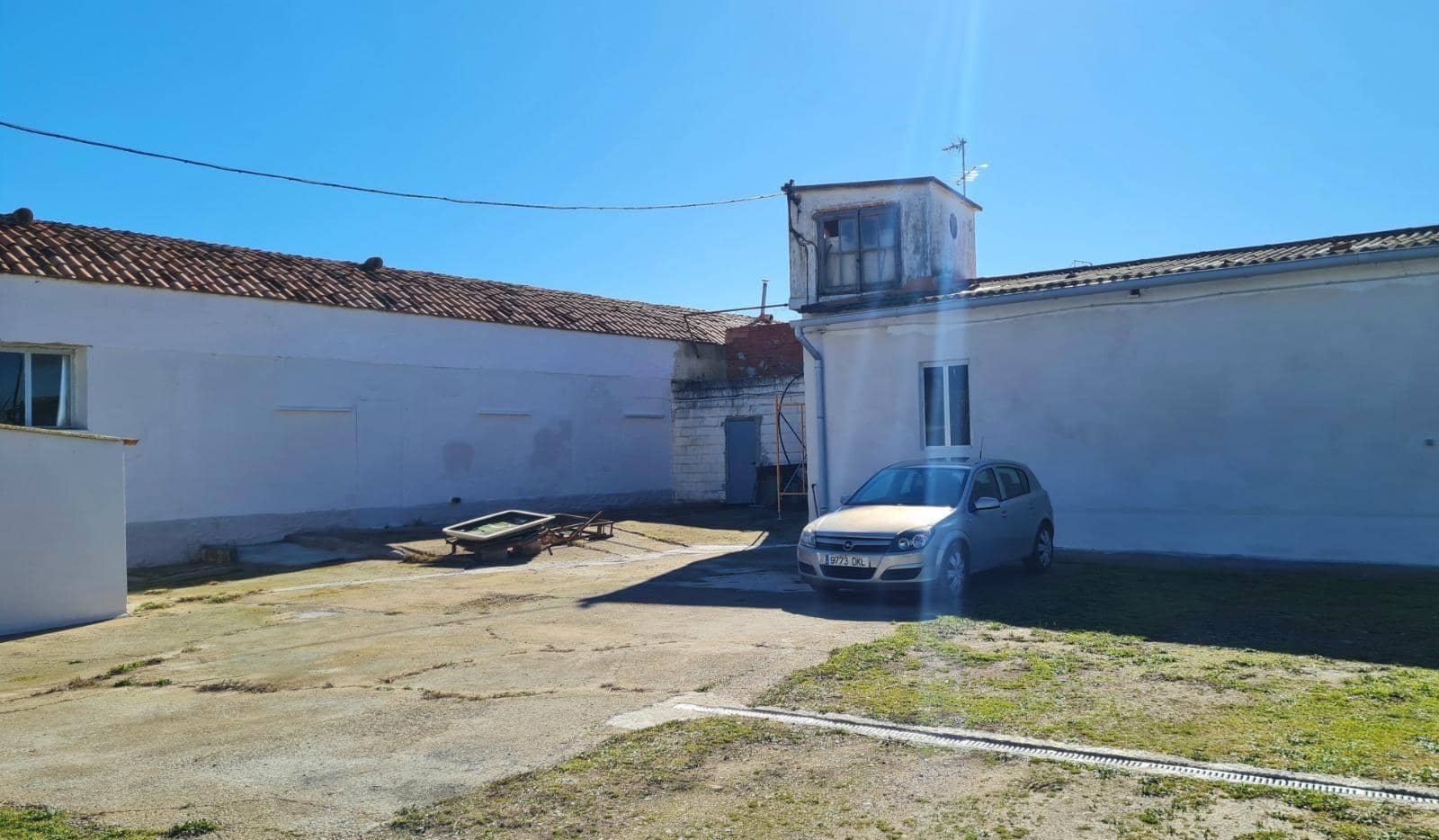 4 soveværelse Finca/Landehus til salg i Zaragoza by med garage - € 355.000 (Ref: 9119394)