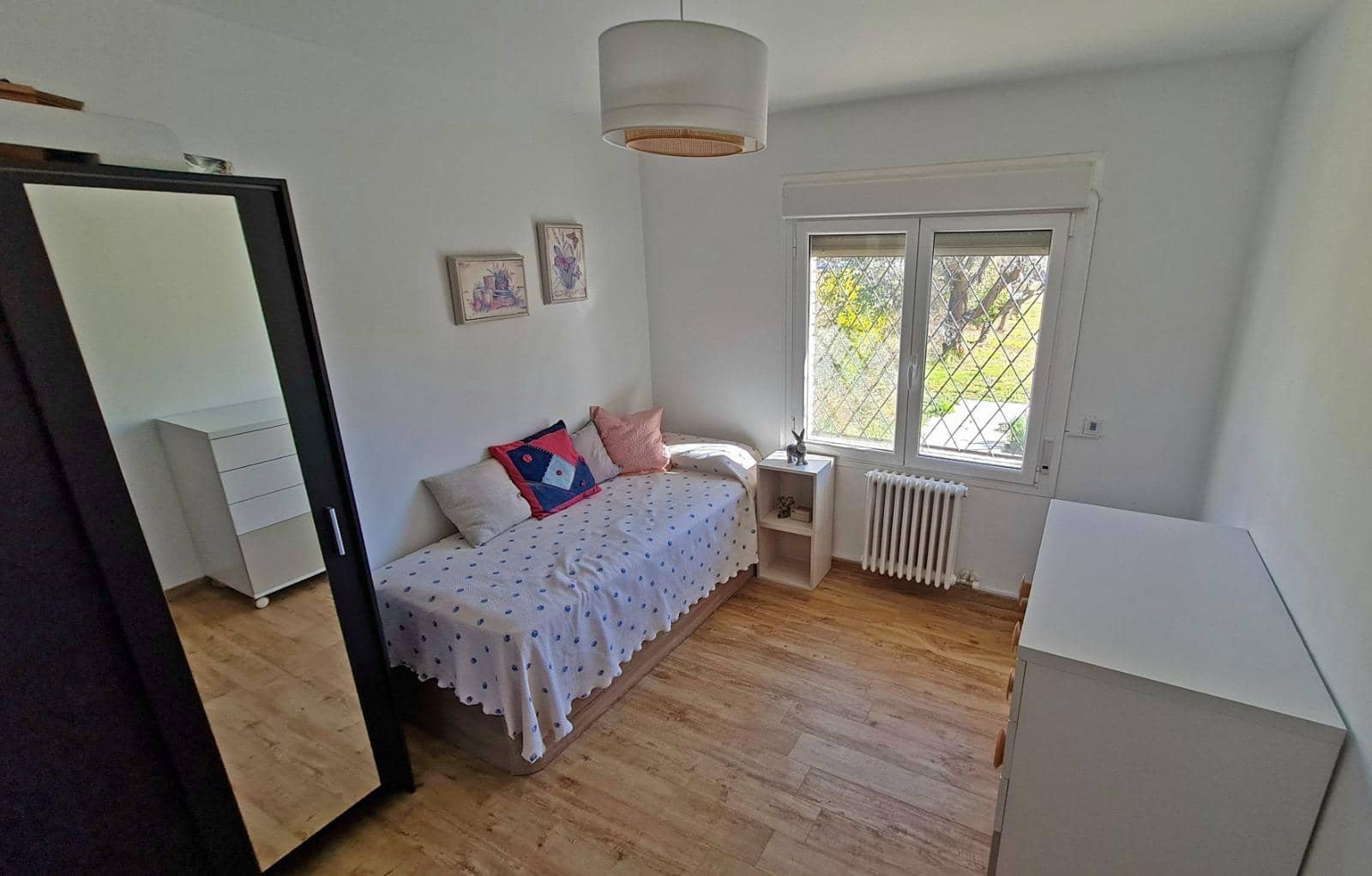 4 soveværelse Finca/Landehus til salg i Zaragoza by med garage - € 355.000 (Ref: 9119394)