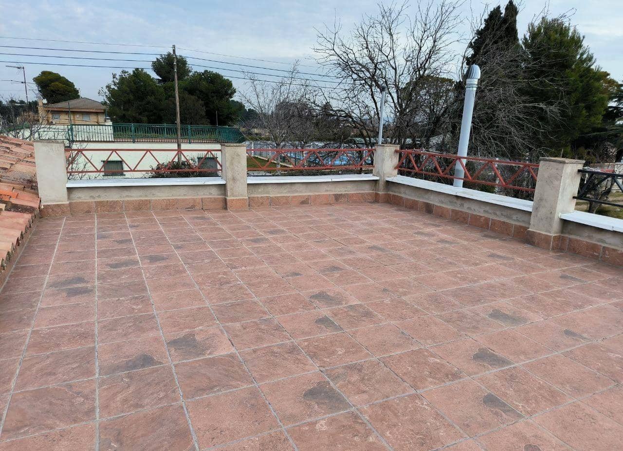 4 soveværelse Finca/Landehus til salg i Zaragoza by med garage - € 355.000 (Ref: 9119394)