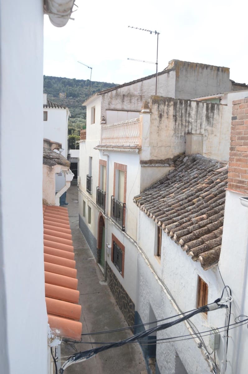 3 soveværelse Byhus til salg i Albunuelas - € 45.000 (Ref: 9119395)