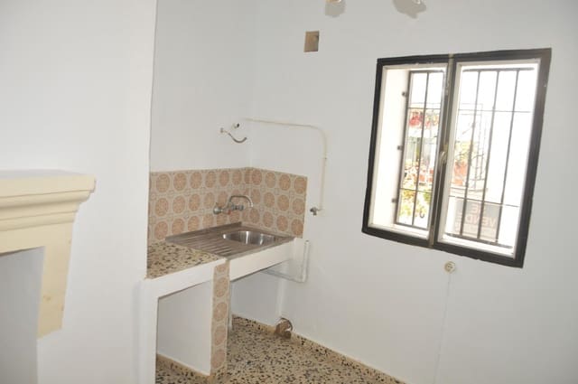 3 soveværelse Byhus til salg i Albuñuelas - € 45.000 (Ref: 9119395)