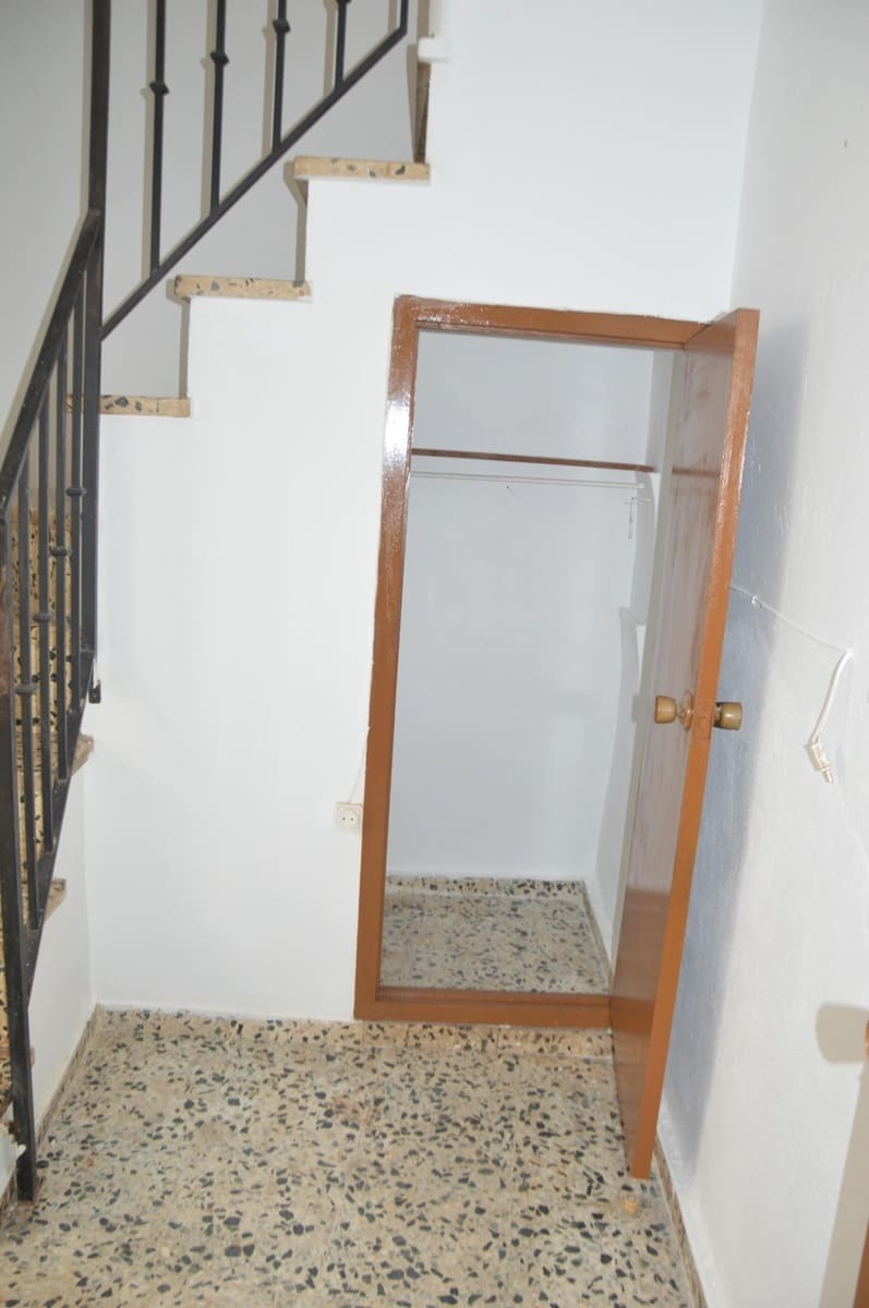 3 soveværelse Byhus til salg i Albunuelas - € 45.000 (Ref: 9119395)