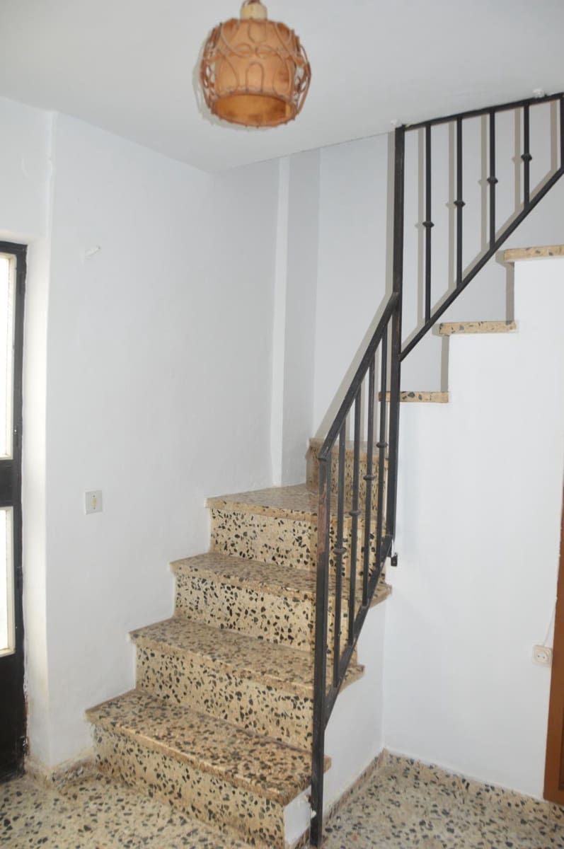 3 soveværelse Byhus til salg i Albunuelas - € 45.000 (Ref: 9119395)