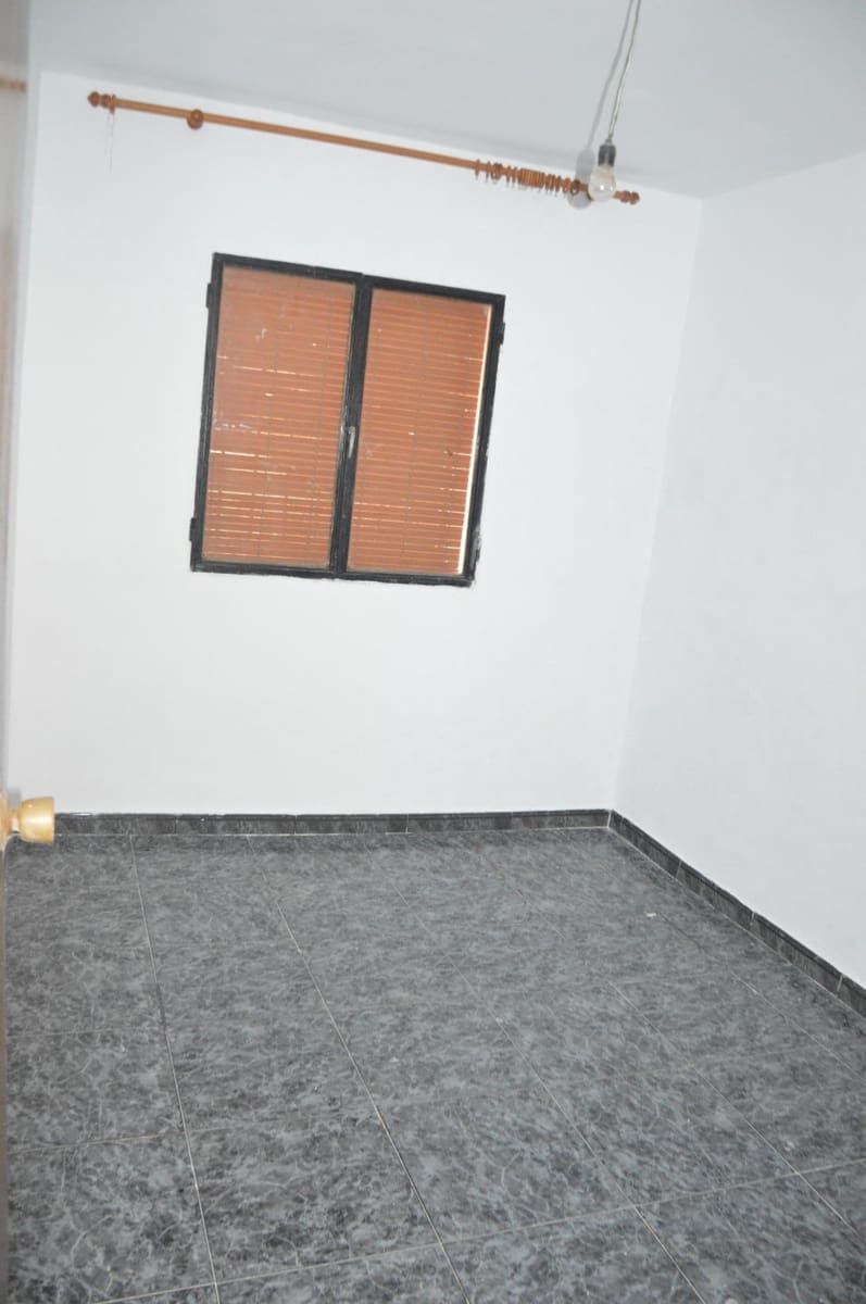 3 soveværelse Byhus til salg i Albunuelas - € 45.000 (Ref: 9119395)