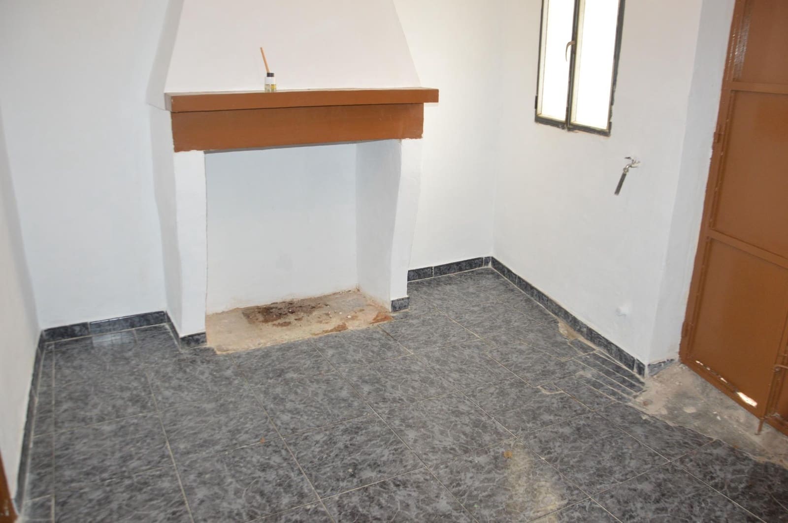 3 soveværelse Byhus til salg i Albunuelas - € 45.000 (Ref: 9119395)