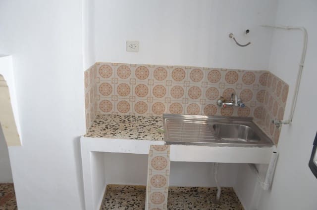 3 soveværelse Byhus til salg i Albuñuelas - € 45.000 (Ref: 9119395)