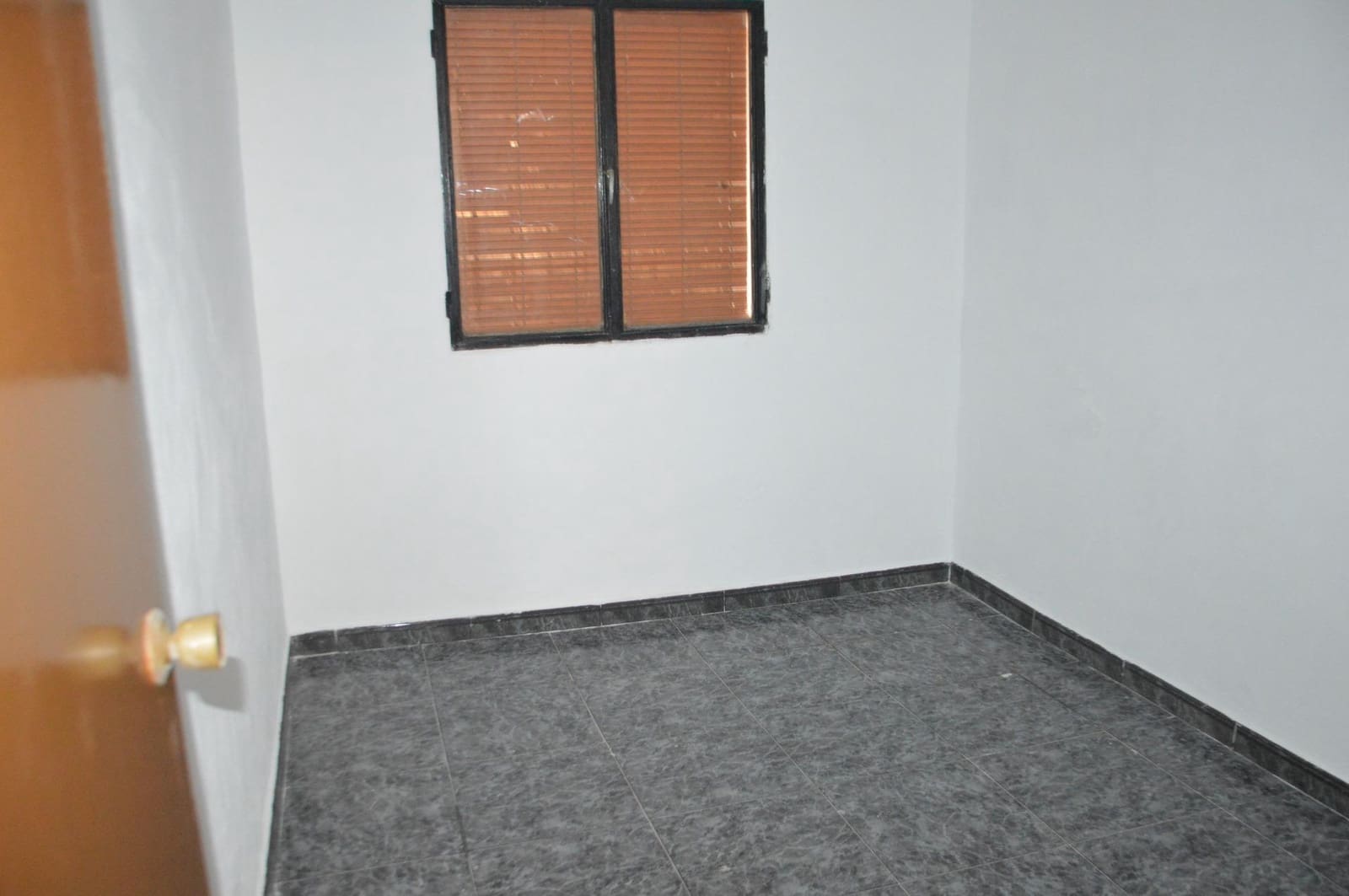 3 soveværelse Byhus til salg i Albunuelas - € 45.000 (Ref: 9119395)