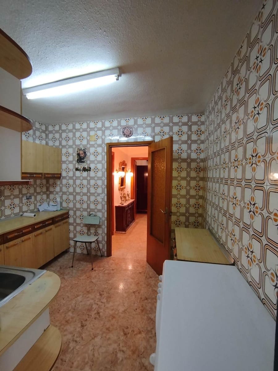 4 soveværelse Lejlighed til salg i Jaen by - € 162.000 (Ref: 9119397)