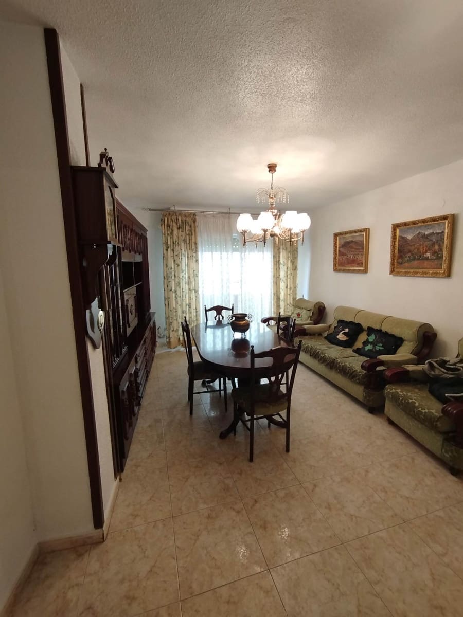 4 soveværelse Lejlighed til salg i Jaen by - € 162.000 (Ref: 9119397)