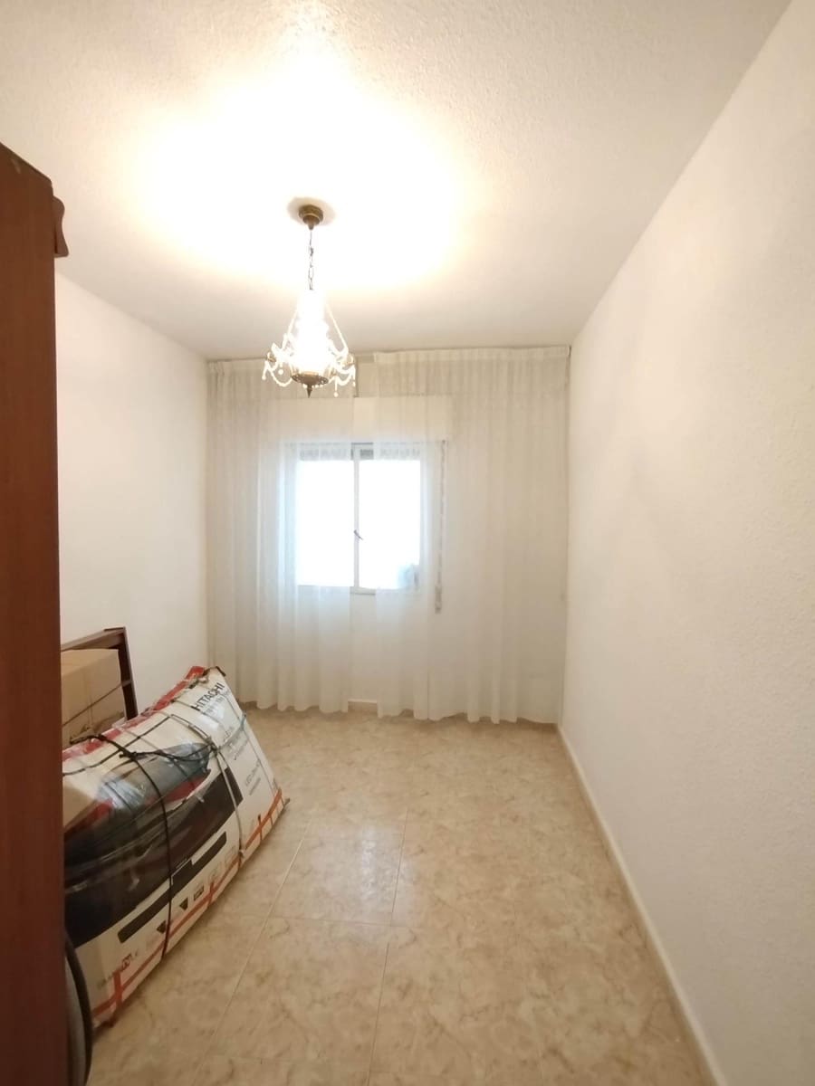 4 soveværelse Lejlighed til salg i Jaen by - € 162.000 (Ref: 9119397)