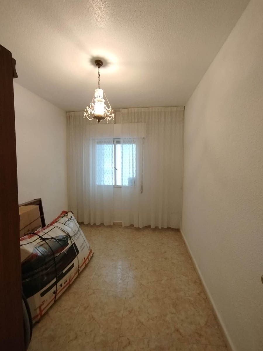 4 soveværelse Lejlighed til salg i Jaen by - € 162.000 (Ref: 9119397)