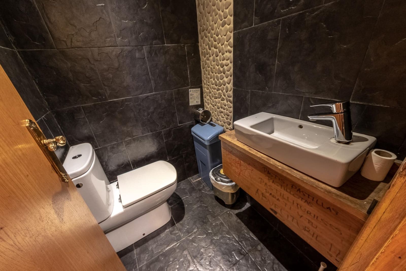 Erhverv til salg i Bilbao - € 280.000 (Ref: 9119402)