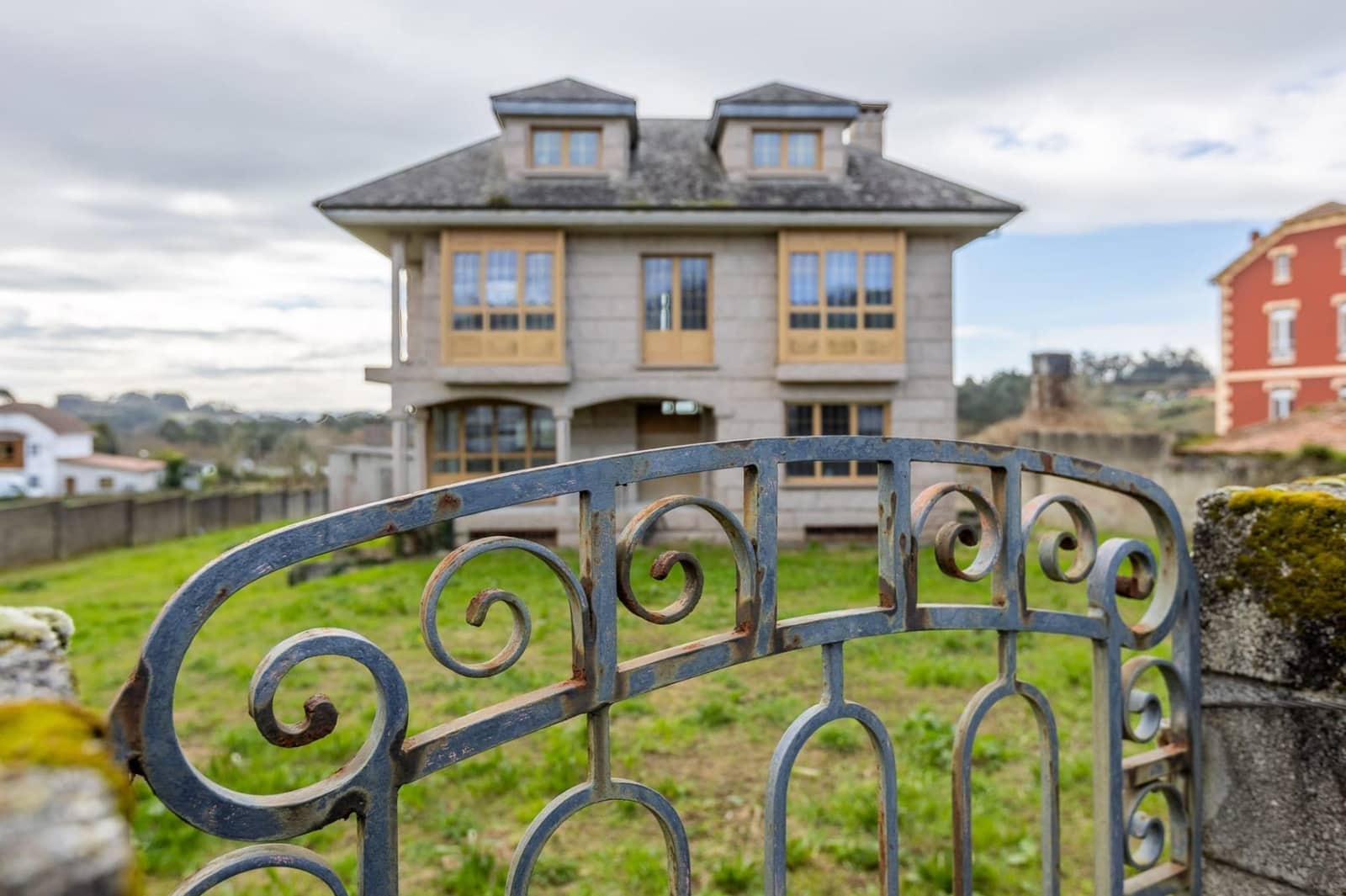 6 sypialnia Willa na sprzedaż w Bergondo z garażem - 550 000 € (Ref: 9119404)