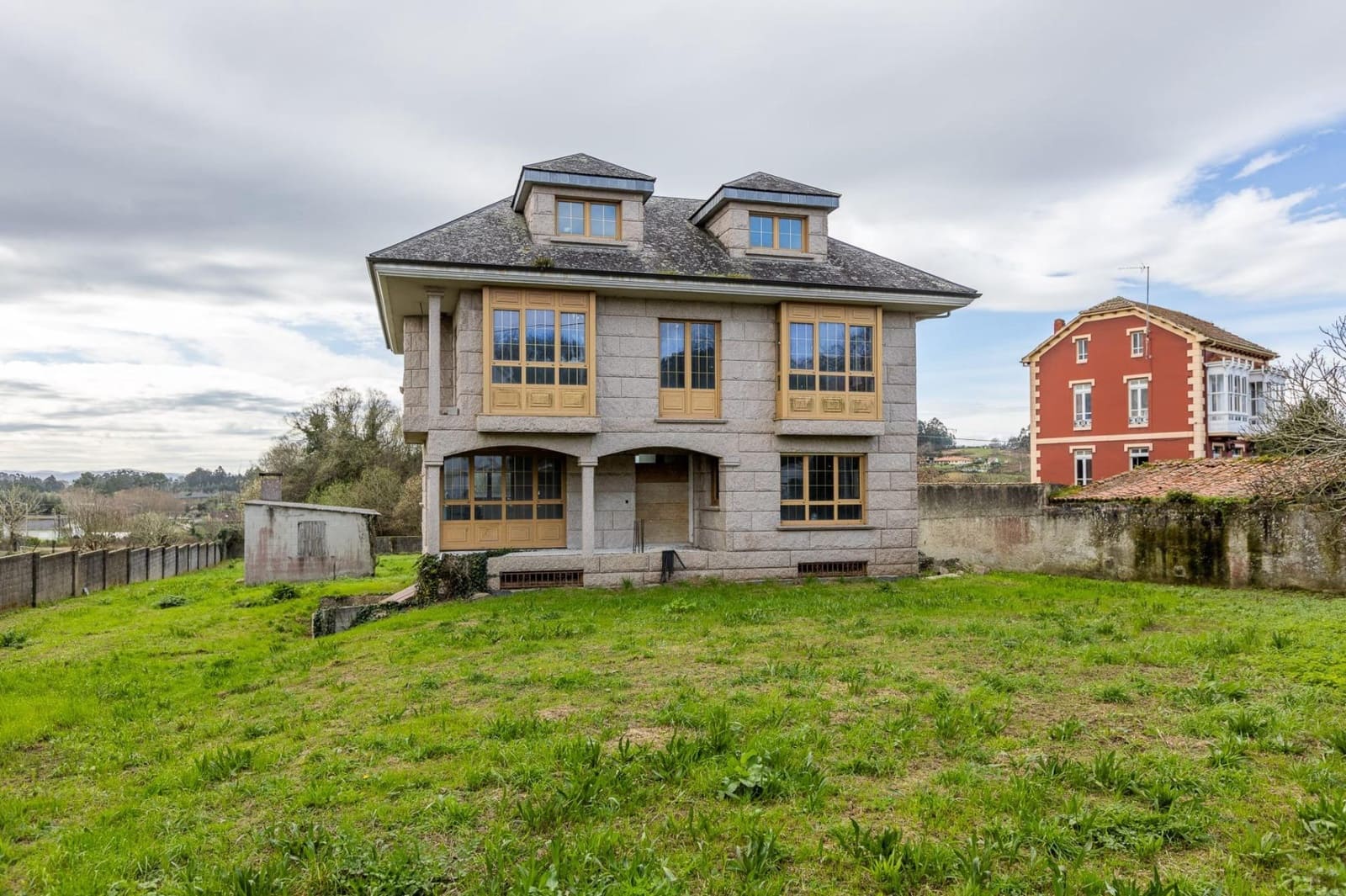 6 sypialnia Willa na sprzedaż w Bergondo z garażem - 550 000 € (Ref: 9119404)