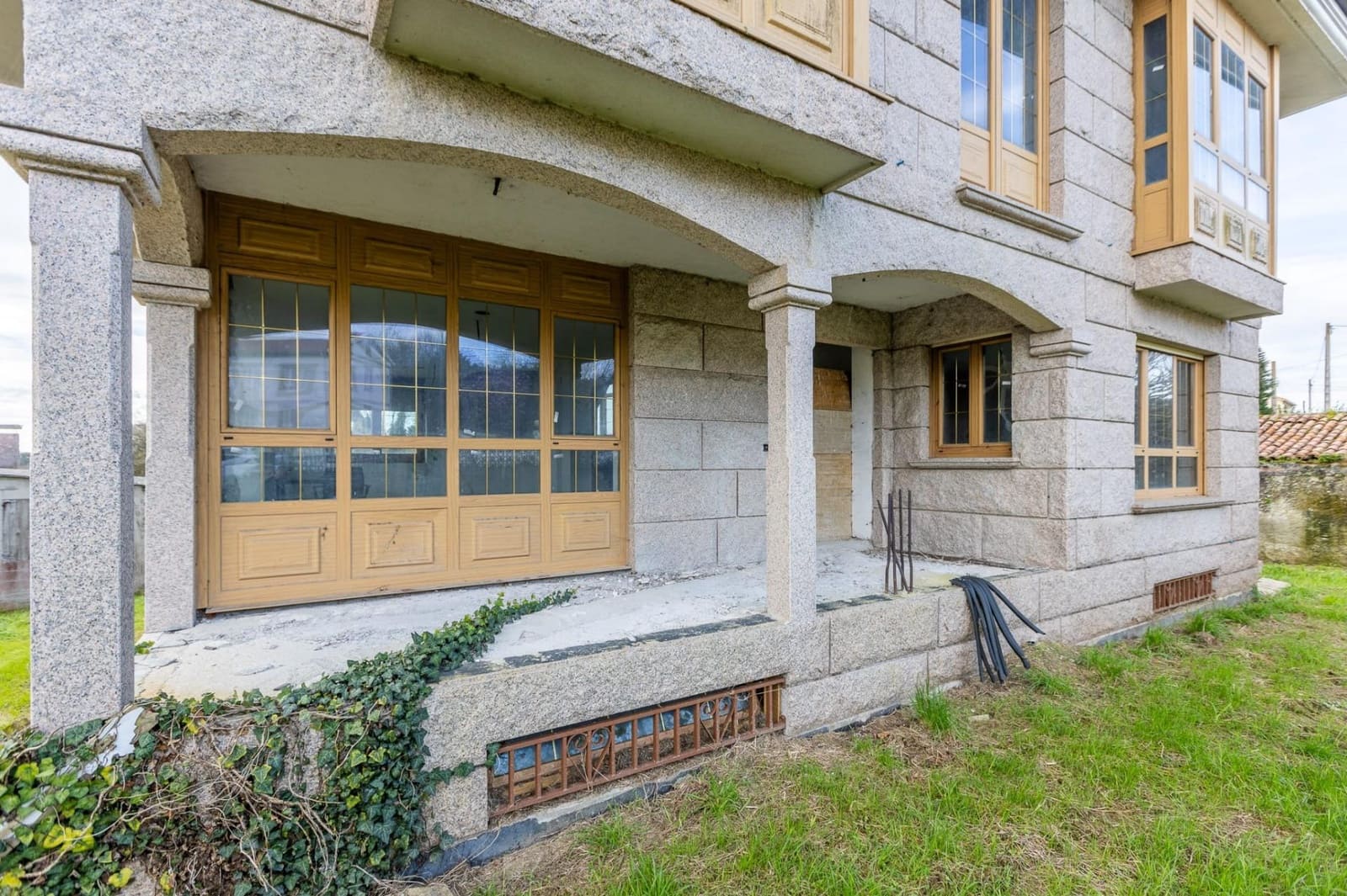 6 sypialnia Willa na sprzedaż w Bergondo z garażem - 550 000 € (Ref: 9119404)