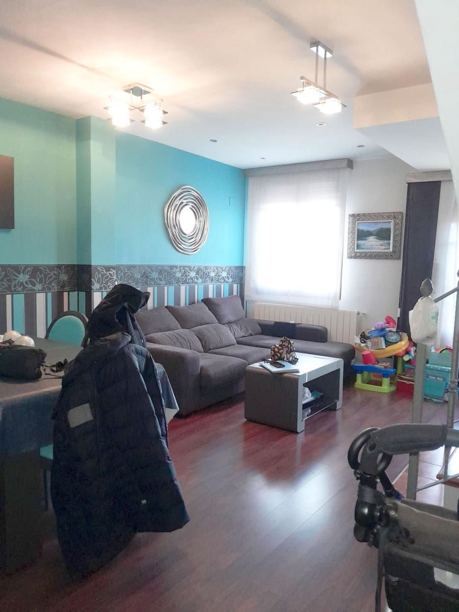 4 soverom Rekkehus til salgs i Chinchilla de Monte-Aragon med garasje - € 180 000 (Ref: 9119405)