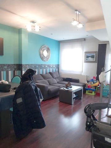 4 slaapkamer Rijtjeshuis te koop in Chinchilla de Monte-Aragón met garage - € 180.000 (Ref: 9119405)