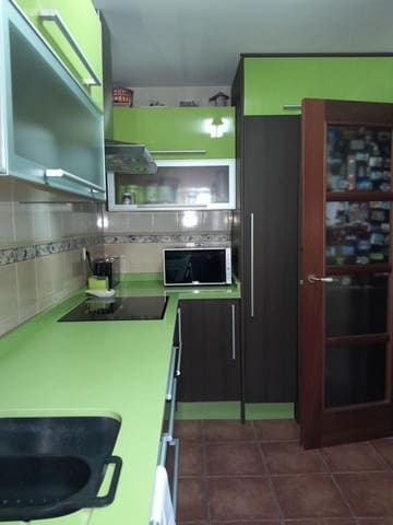 4 slaapkamer Rijtjeshuis te koop in Chinchilla de Monte-Aragón met garage - € 180.000 (Ref: 9119405)