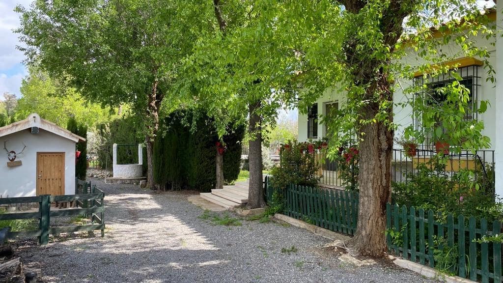 5 sypialnia Finka/Dom wiejski na sprzedaż w Baena z basenem - 230 000 € (Ref: 9119417)