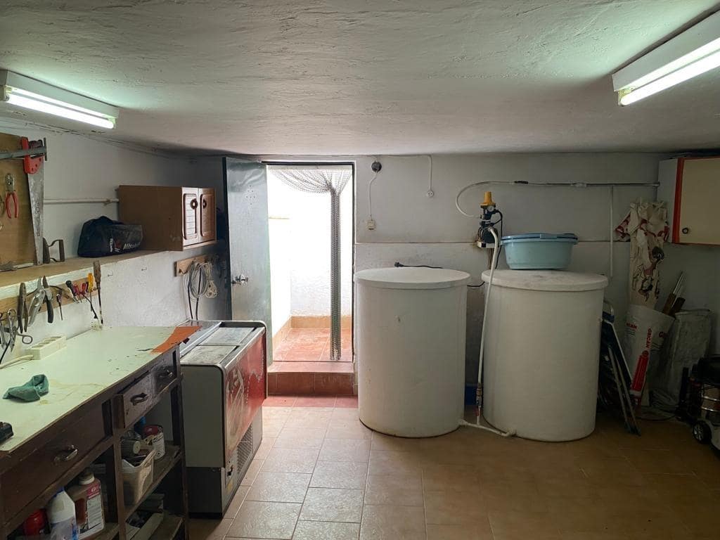 5 sypialnia Finka/Dom wiejski na sprzedaż w Baena z basenem - 230 000 € (Ref: 9119417)