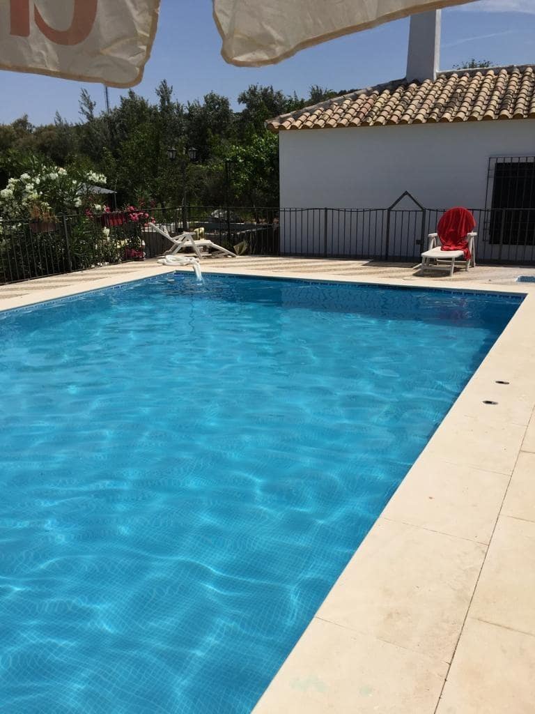 5 sypialnia Finka/Dom wiejski na sprzedaż w Baena z basenem - 230 000 € (Ref: 9119417)