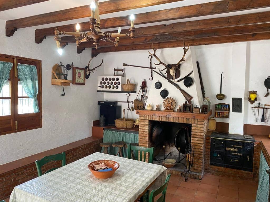 5 sypialnia Finka/Dom wiejski na sprzedaż w Baena z basenem - 230 000 € (Ref: 9119417)