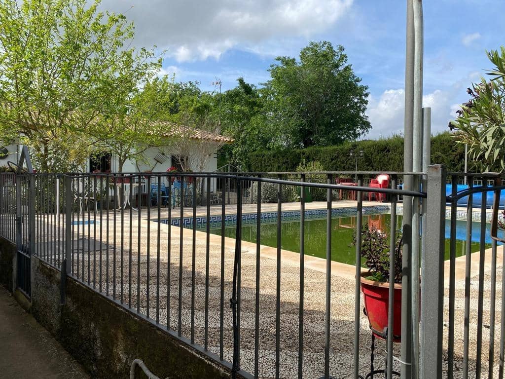 5 sypialnia Finka/Dom wiejski na sprzedaż w Baena z basenem - 230 000 € (Ref: 9119417)