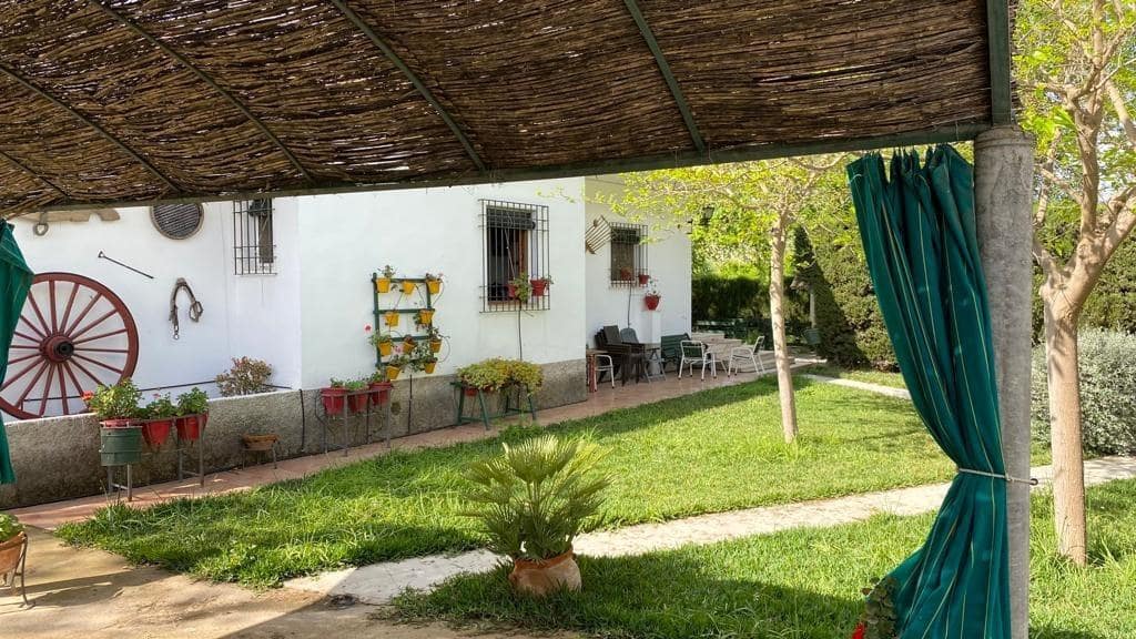 5 sypialnia Finka/Dom wiejski na sprzedaż w Baena z basenem - 230 000 € (Ref: 9119417)