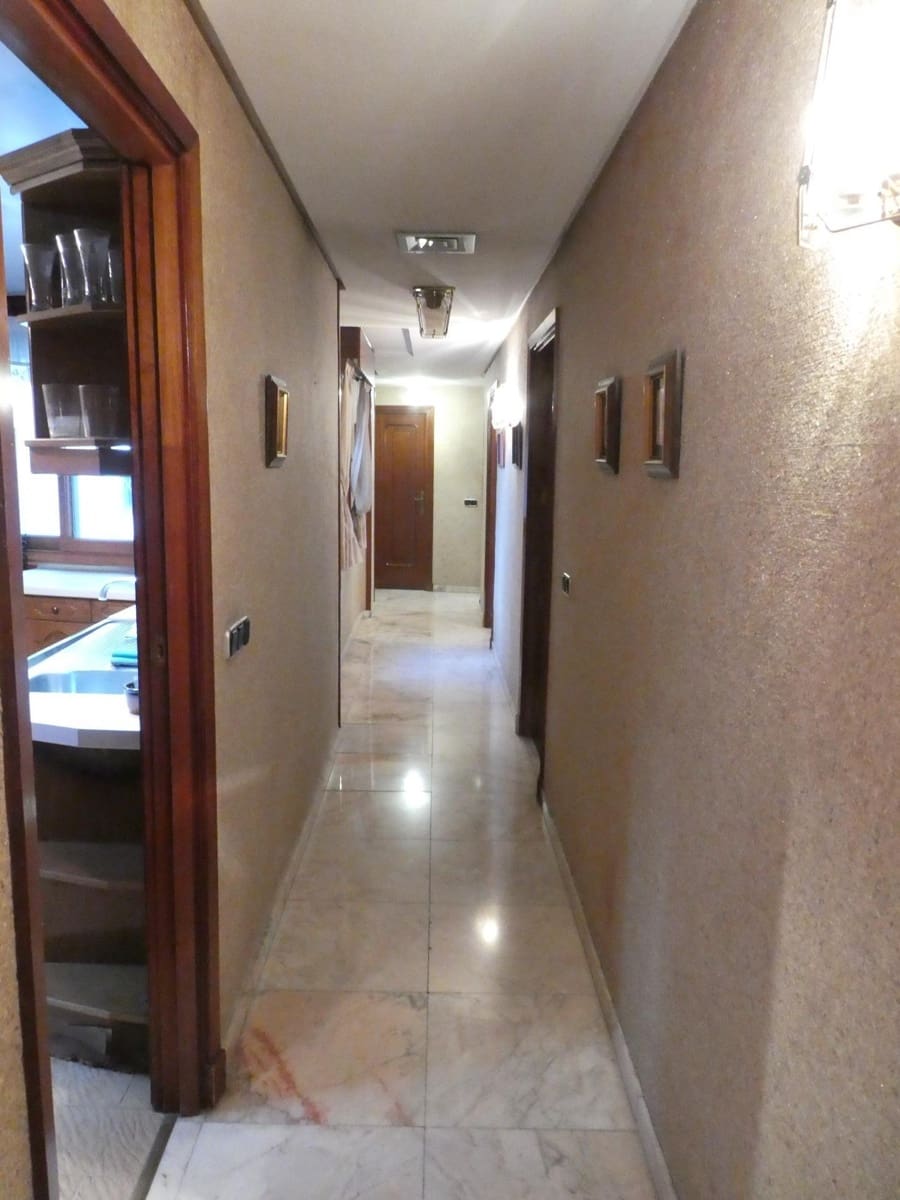 4 soveværelse Lejlighed til salg i Jaen by - € 320.000 (Ref: 9119419)