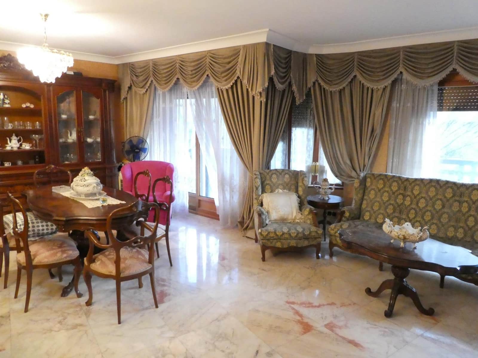 4 soveværelse Lejlighed til salg i Jaen by - € 320.000 (Ref: 9119419)