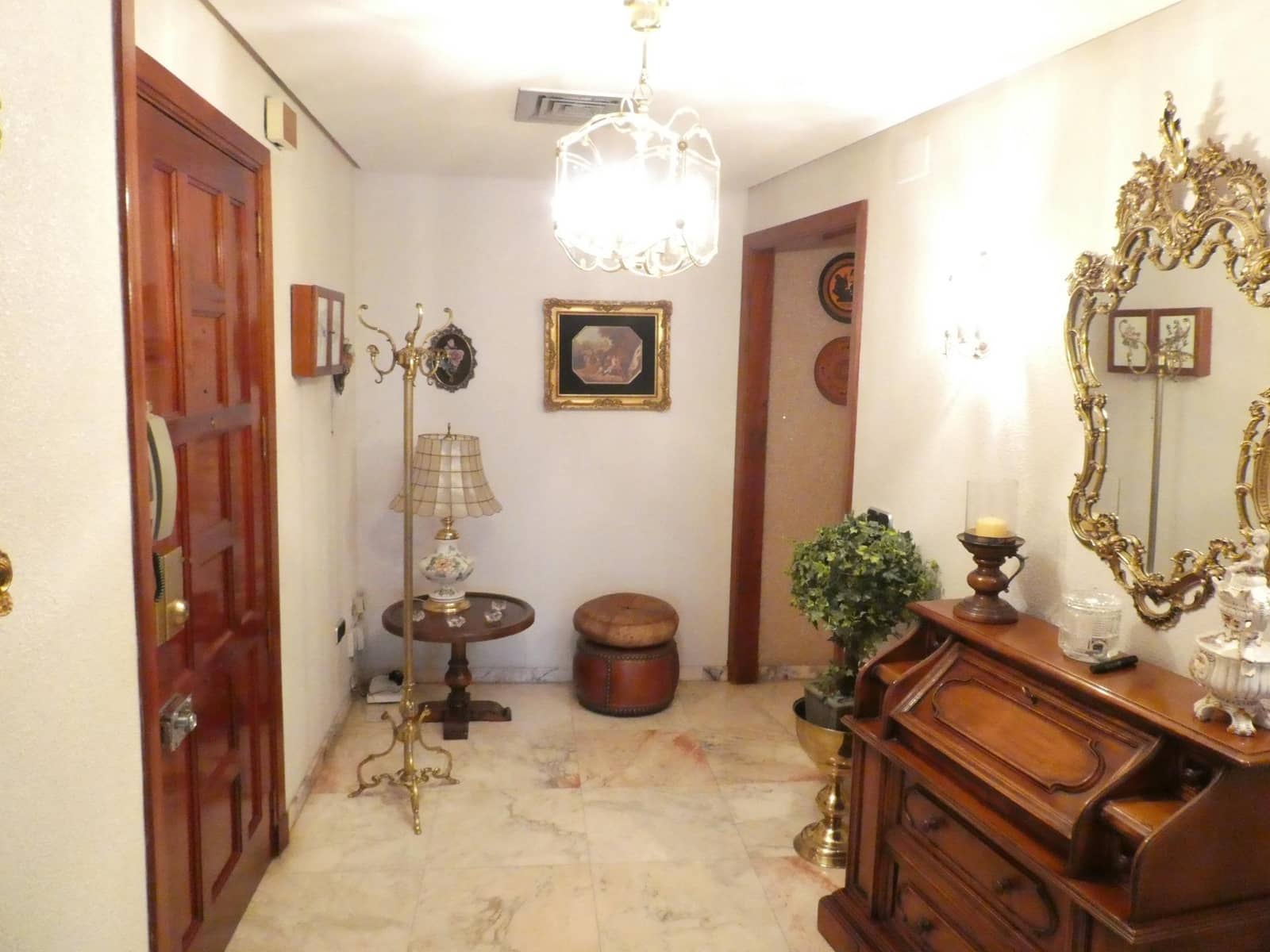 4 soveværelse Lejlighed til salg i Jaen by - € 320.000 (Ref: 9119419)