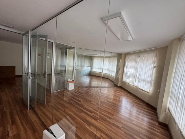 Office for rent in Las Palmas de Gran Canaria - € 900 (Ref: 9119421)