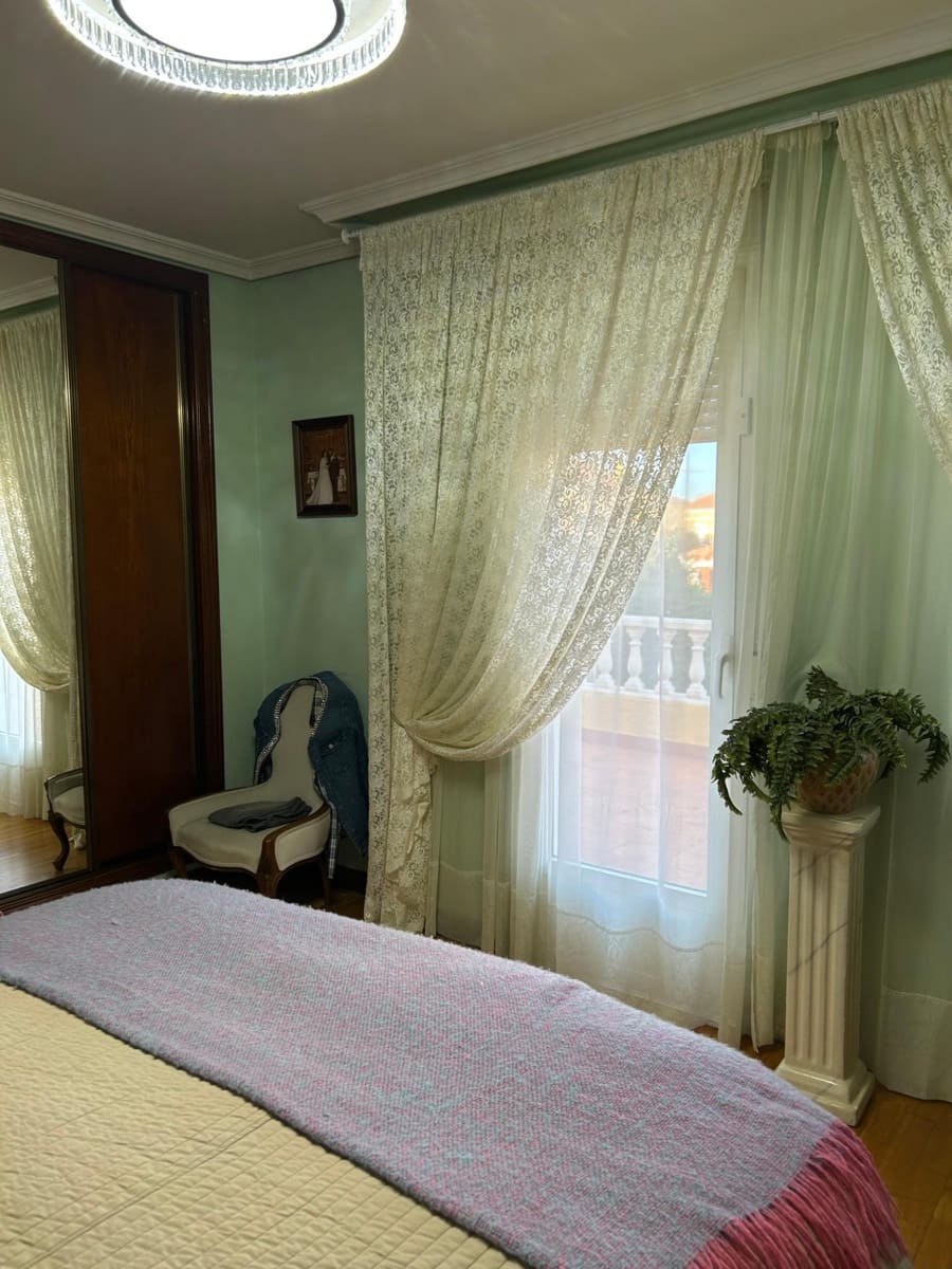 6 soveværelse Villa til salg i Cabanillas del Campo med swimmingpool - € 480.000 (Ref: 9119435)