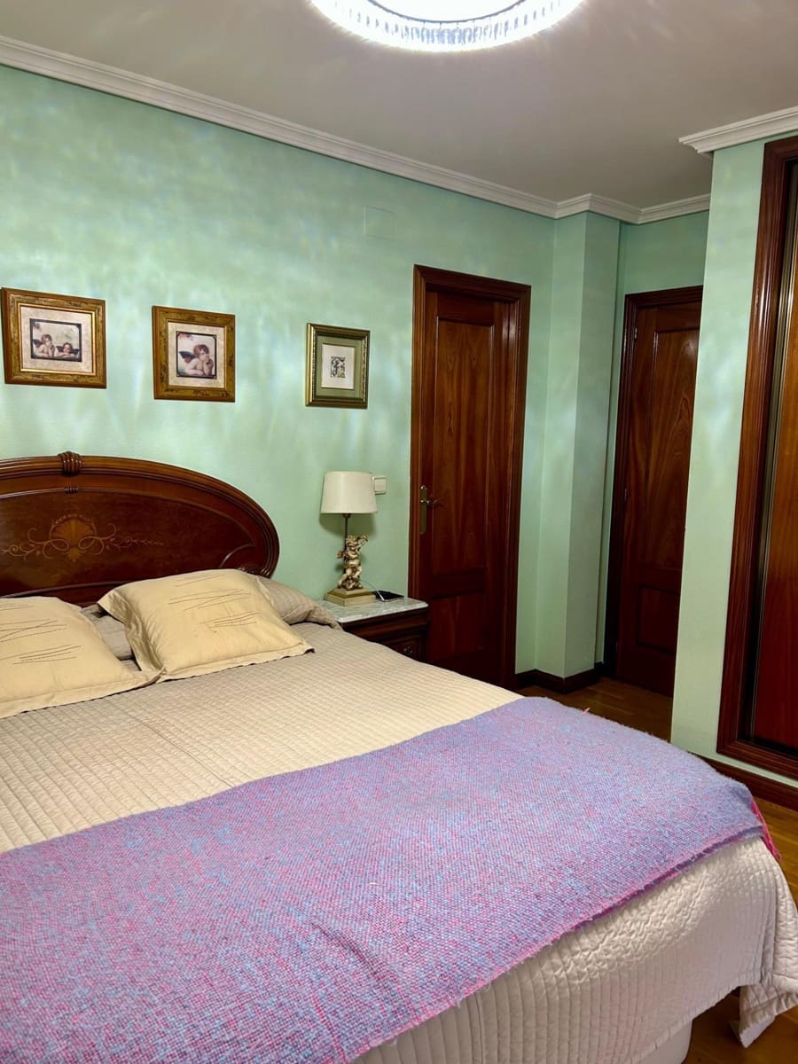 6 soveværelse Villa til salg i Cabanillas del Campo med swimmingpool - € 480.000 (Ref: 9119435)